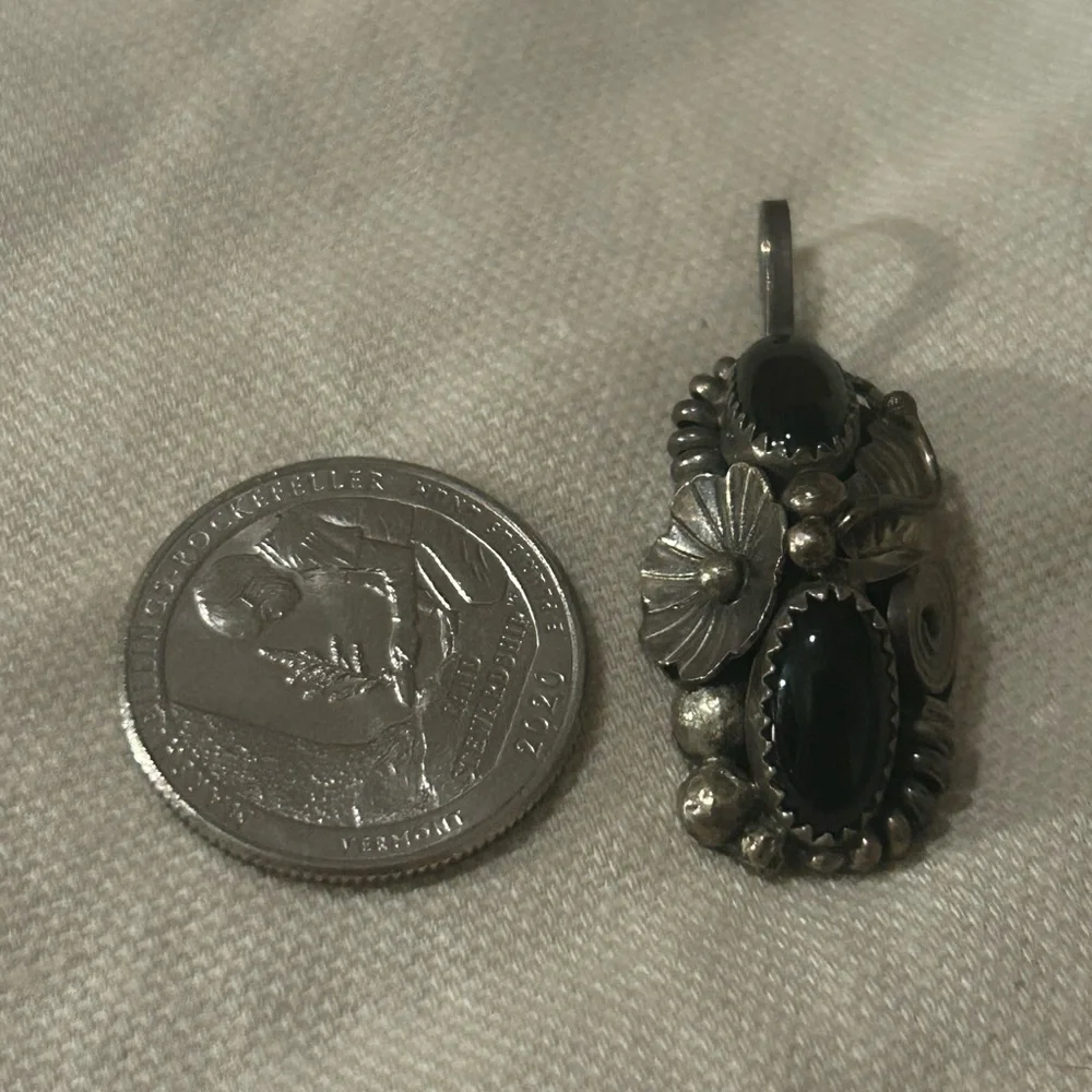Native American Sterling Silver Black Onyx Pendant “Max. C” Calladitto Navajo - Picture 4 of 4